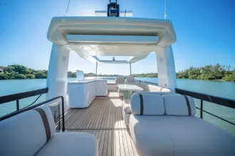 Thumbnail von Azimut 62