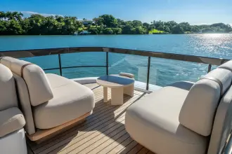 Thumbnail von Azimut 62