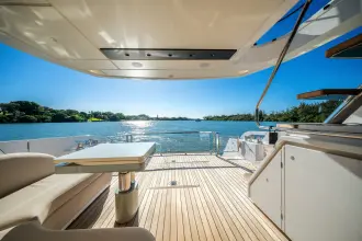 Thumbnail von Azimut 62