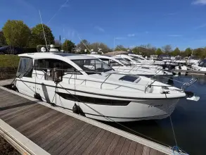 Sealine C330 Excellent Example Fully serviced