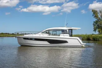 Sealine C335
