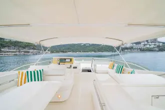 Thumbnail von Ferretti Yachts 800