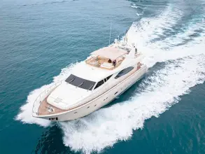 Thumbnail von Ferretti Yachts 800