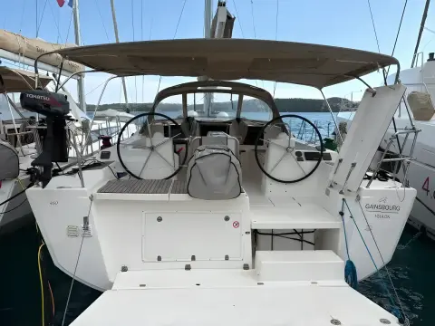 Dufour 460