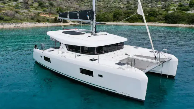 Lagoon 42