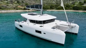 Lagoon 42