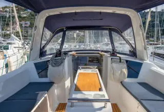 Thumbnail von Beneteau Oceanis 38.1
