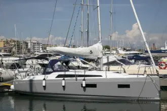 Thumbnail von Beneteau Oceanis 34.1