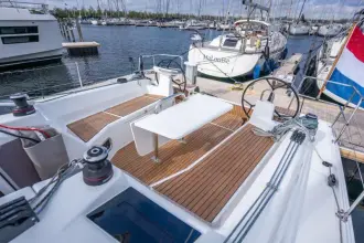 Thumbnail von Beneteau Oceanis 37.1