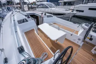 Thumbnail von Beneteau Oceanis 37.1