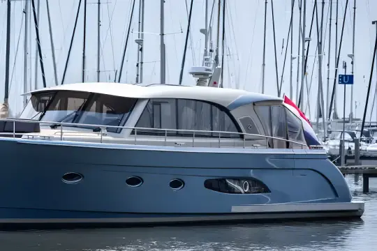 Holterman 54 Commander Bella Donna
