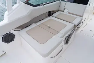 Thumbnail von Boston Whaler 240 Vantage