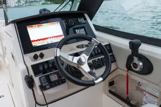 Thumbnail von Boston Whaler 240 Vantage