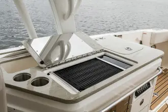 Thumbnail von Boston Whaler 320 Vantage