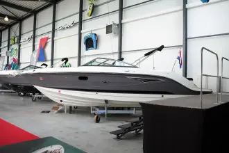 Thumbnail von Sea Ray SLX 250