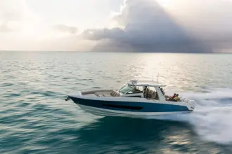 Thumbnail von Boston Whaler 420 Outrage