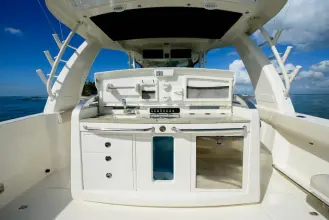 Thumbnail von Boston Whaler 420 Outrage