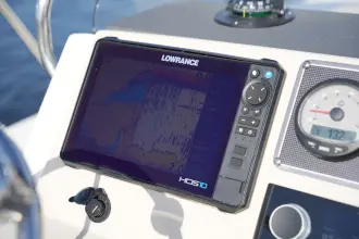 Thumbnail von Boston Whaler 210 Montauk