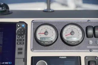 Thumbnail von Boston Whaler 210 Montauk