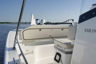 Thumbnail von Boston Whaler 210 Montauk
