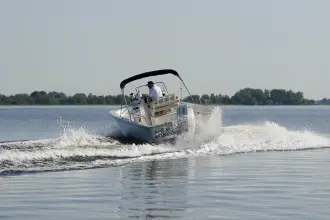 Thumbnail von Boston Whaler 210 Montauk