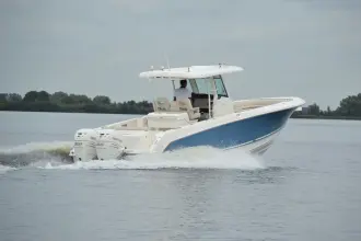 Thumbnail von Boston Whaler 330 Outrage