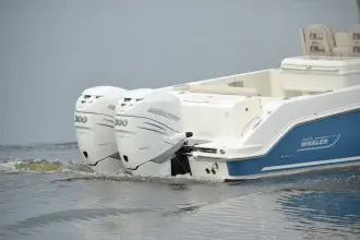 Thumbnail von Boston Whaler 330 Outrage