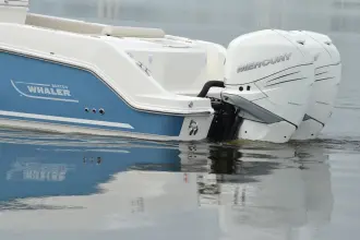 Thumbnail von Boston Whaler 330 Outrage