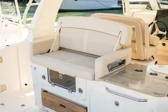 Thumbnail von Boston Whaler 350 Realm