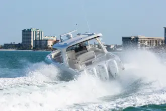 Thumbnail von Boston Whaler 350 Realm