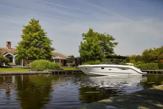 Thumbnail von Sea Ray SLX 250