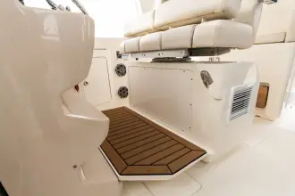 Thumbnail von Boston Whaler 380 Realm