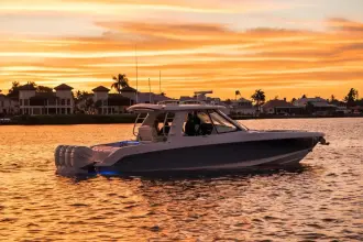 Thumbnail von Boston Whaler 380 Realm