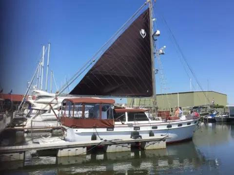 Island Trader Motorsailer 40 Island Trader 40