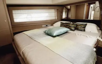 Thumbnail von Ferretti Yachts 700