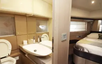 Thumbnail von Ferretti Yachts 700