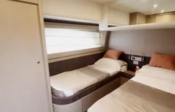 Thumbnail von Ferretti Yachts 700