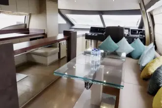 Thumbnail von Ferretti Yachts 700
