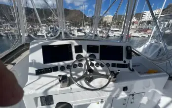 Thumbnail von Hatteras 39 Convertible