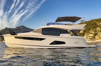 Sealine F530 MOMENTS