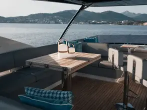 Thumbnail von Sunseeker 76 Yacht THIRTEEN