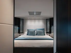 Thumbnail von Sunseeker 76 Yacht THIRTEEN