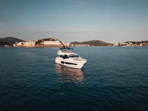 Thumbnail von Sunseeker 76 Yacht THIRTEEN