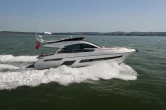 Fairline Squadron 53 Low Hours 
