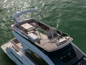 Thumbnail von Fairline Squadron 53 Low Hours