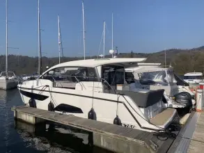 Sealine C330