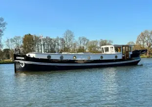 Piper 60M MOTOR CLASS DUTCH BARGE  Presents Like New