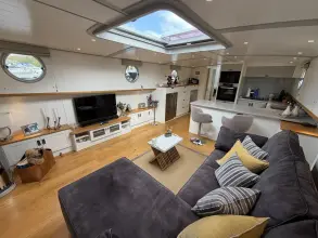 Thumbnail von Piper 60M MOTOR CLASS DUTCH BARGE  Presents Like New