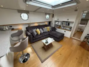 Thumbnail von Piper 60M MOTOR CLASS DUTCH BARGE  Presents Like New