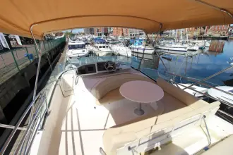 Thumbnail von Prestige 46 Flybridge